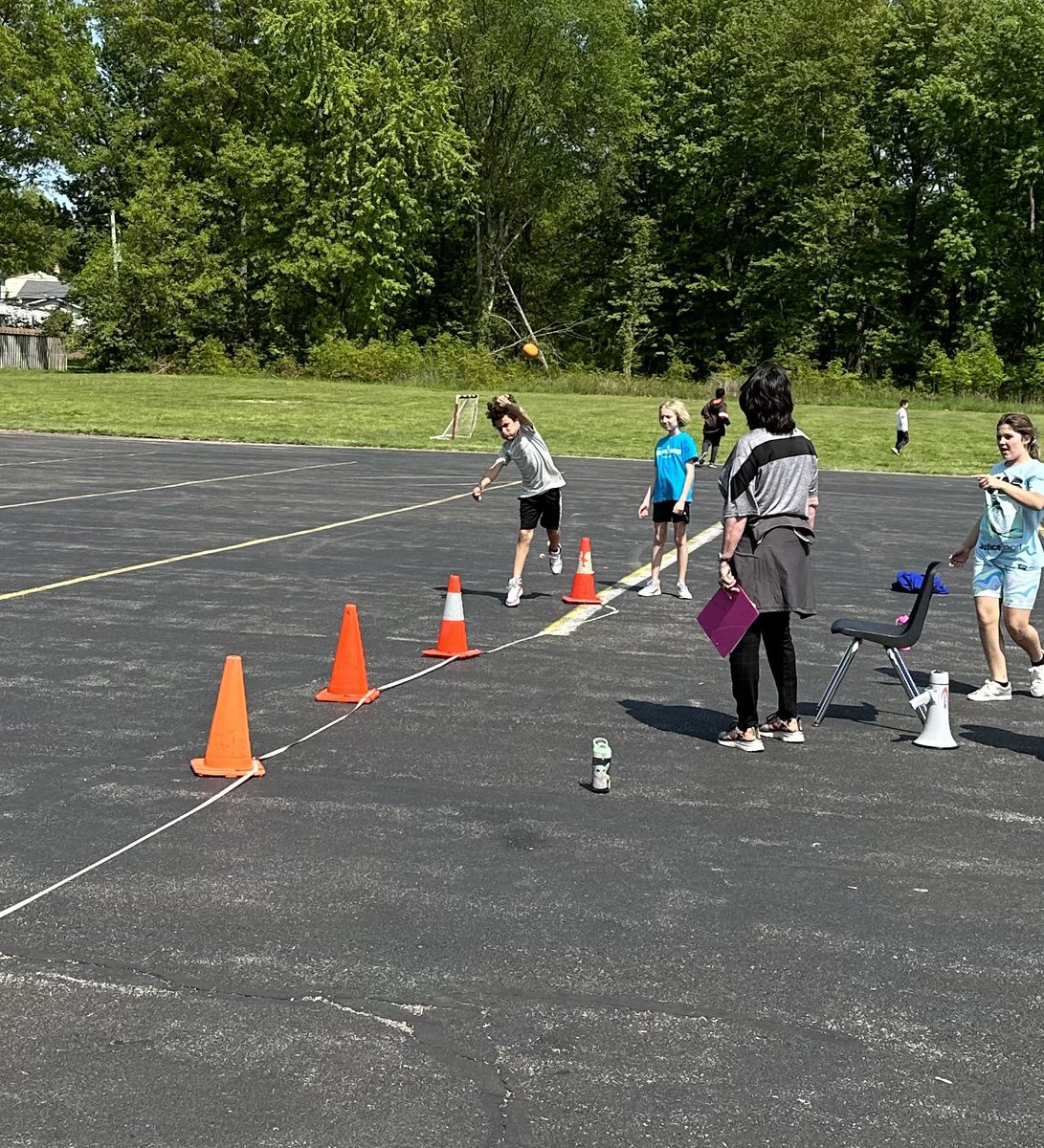 Murphy_NOEagles's tweet photo. Getting some throws in! Getting these guys ready to compete in the Pine Olympics! #Shotput #Discus https://t.co/dR279Nbutc
