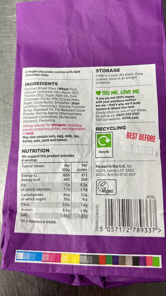marshy001's tweet photo. Good old @asda @AsdaServiceTeam 
Vegan cookies that may contain eggs and milk 👍🤨 https://t.co/DQNuHsWBQg