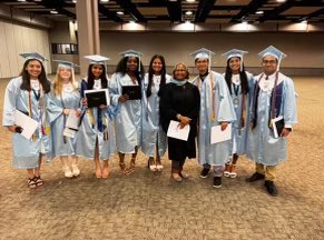 Biomed graduates and a few national merit scholars, all CPCT, CET, and CMA technicians; great job and so proud of what you’ve accomplished. Can’t wait to see what else is in store for you all! What a joy to have learned so much for you! #mcslearn#greatdaytobeajet#jchs