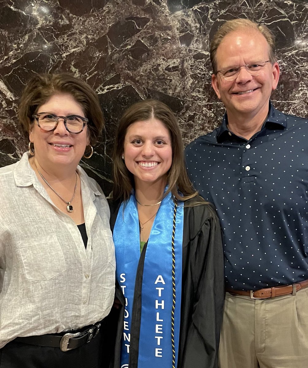 RockUGolf's tweet image. Congratulations to our seniors on graduating! 🎓

During the commencement, Caroline Lynch &amp;amp; Emma Mullendore were awarded the Senior Medal of Distinction!! 🥇 This award is given to the highest ranked graduates for their outstanding academic achievements. Proud of you! 😁