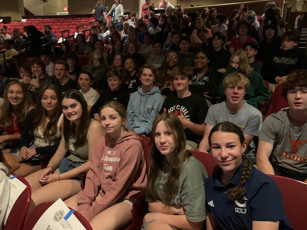 comsprincipal's tweet image. “For never was a story of more woe
Than this of Juliet and her Romeo.” CMS Gr8 attended @commshakes production of RomeoandJuliet today. Students are reading the classic in @DonnaMelia1 ELA classes. Thanks to whole Gr 8 team for a great day! #proudtobecms #proudtobecps