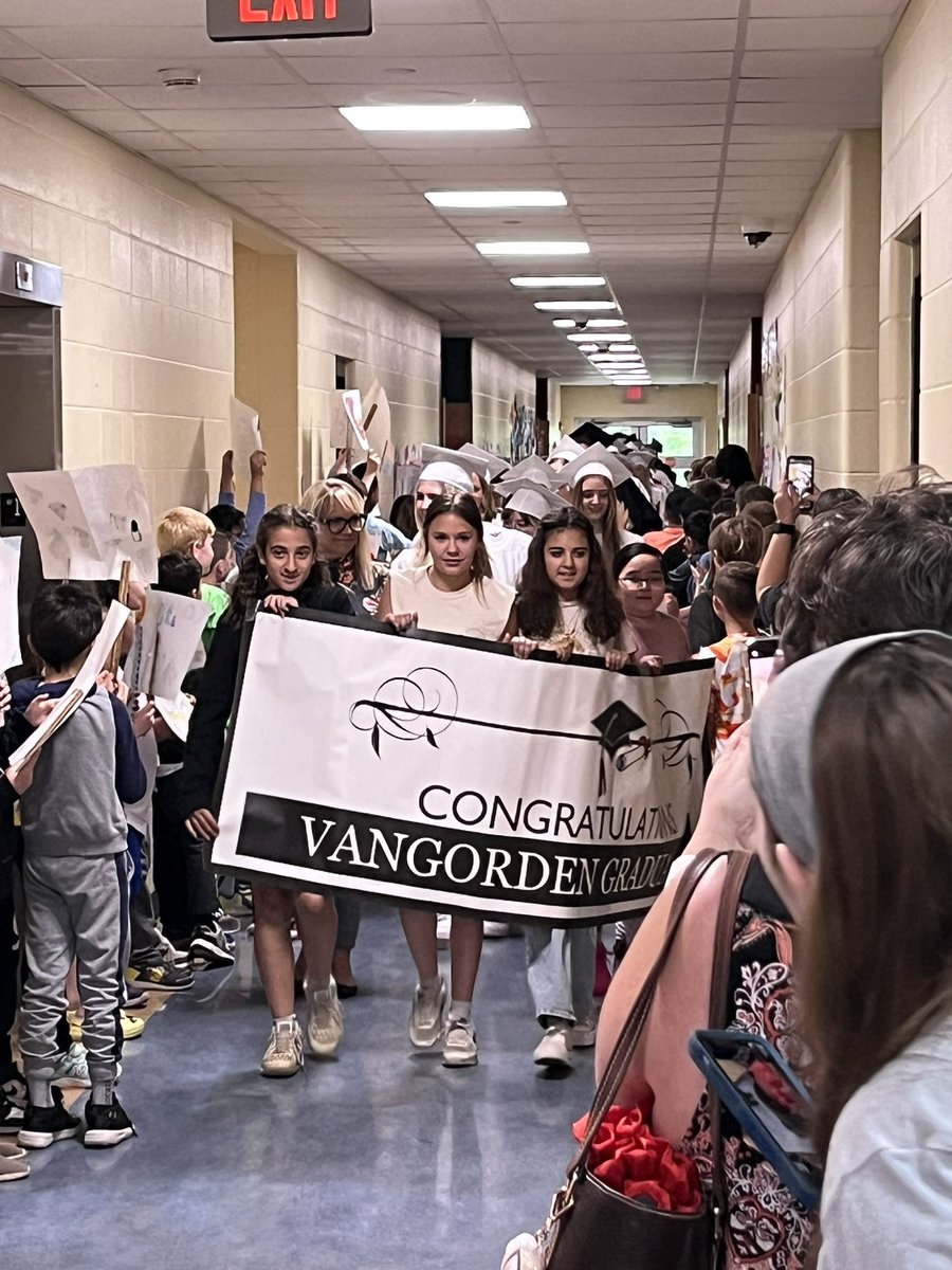 Robb Vogelmann tweet media