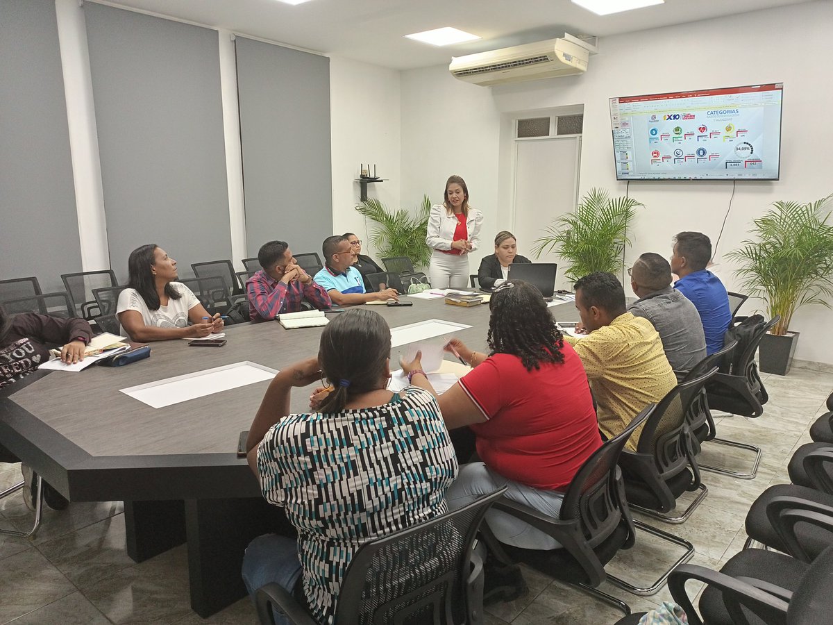#AlMomento || Dando cumplimiento a las instrucciones del presidente <a href="/NicolasMaduro/">Nicolás Maduro</a> y el gob <a href="/josemvasquez/">José Vásquez</a>, se desarrolla mesa de trabajo con los jefes de sala situacional del 1x10 del Buen Gobierno de los municipios guariqueños.
#LeerDescoloniza