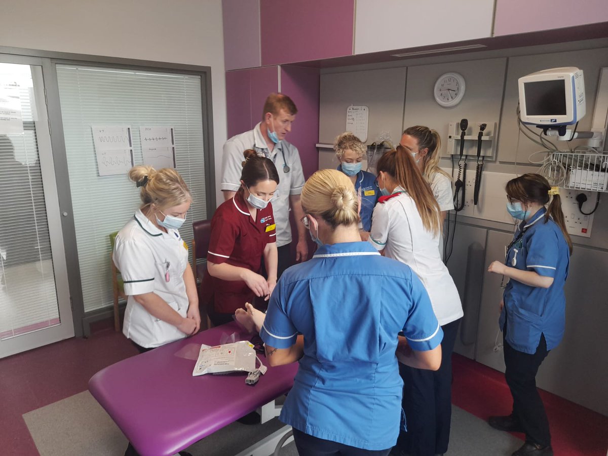 Super sim session this afternoon, working together to provide safe and effective care 
#teamwork #southernHSCT #clinicaleducator #QUBSONM #APNP #teamBlossom #OU #AHP