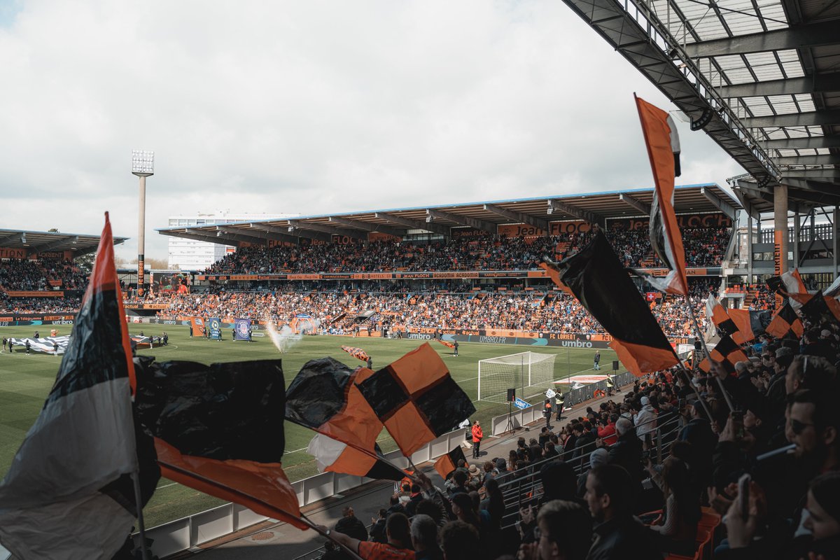 FCLorient's tweet photo. 𝑳𝒂 𝒑𝒓𝒆𝒖𝒗𝒆 𝒑𝒂𝒓 𝒏𝒆𝒖𝒇  🫶

9⃣ème guichets fermés de la saison ce dimanche pour #FCLRCL https://t.co/MjG0nEE7x2
