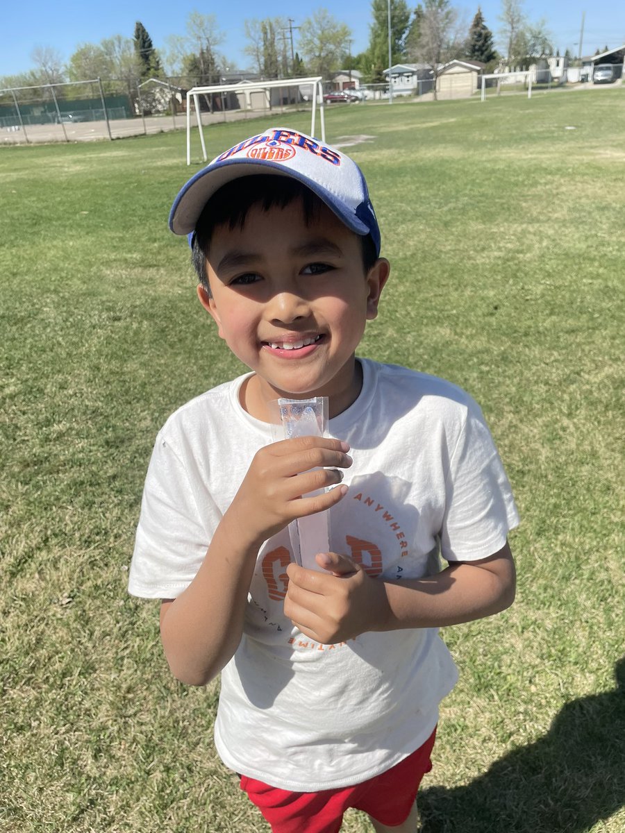 The best way to spend a hot Monday afternoon… freezies and our grade 4 buddies! ☀️😎 <a href="/StPatrickSch2/">St.Patrick Catholic School Camrose</a>
