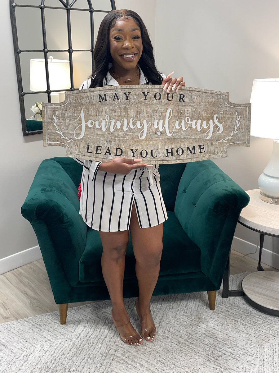 _veevyan's tweet image. oh yeah…I bought a house last week too 🏡🥂the blessings continue #GodsGrace