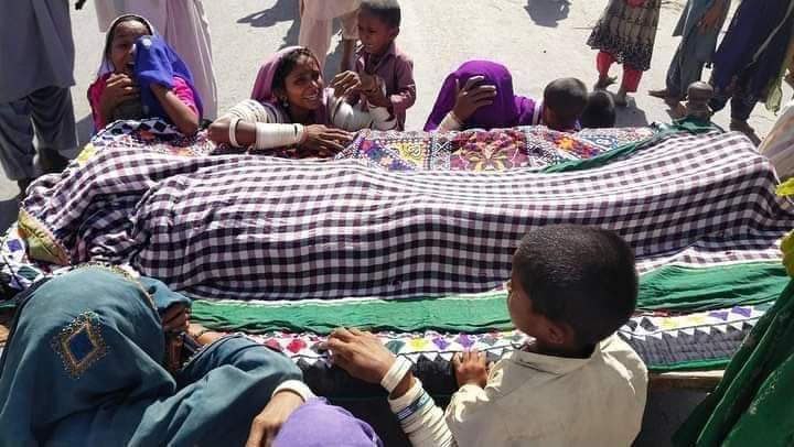 DebashishHiTs's tweet photo. #Pakistan: 50-year-old Hindu man, Amlakh Bheel was BEHEADED in Shahdadpur, Sanghar District by a Muslim mob - for protesting against the eve-teasing of his daughter
#SaveMinoritiesInPakistan #PakistanRogueState #TerrorStatePakistan #SaveOurDaughters #PakistanLynchistan https://t.co/Xpo7fRqIF8