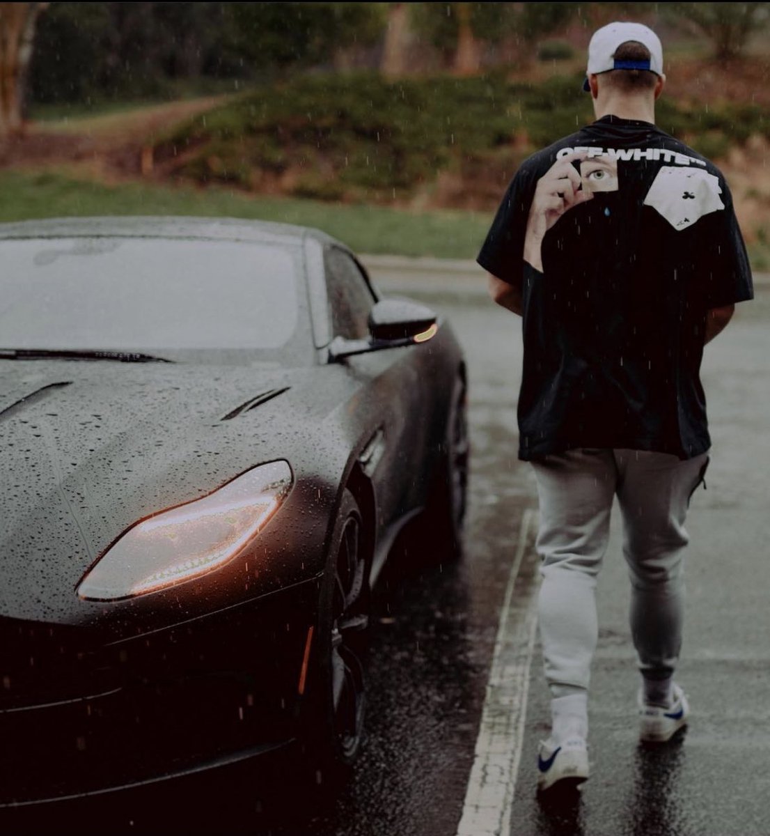 Here’s a list of things women find attractive that isn’t height, physique, or money:

(You can influence them all too)

- Tone of your voice
- Posture
- The way you walk
- Ability to hold eye contact 
- Confidence (swag)
- Athleticism
- Mannerisms

‘Pretty’ shouldn’t be the goal.