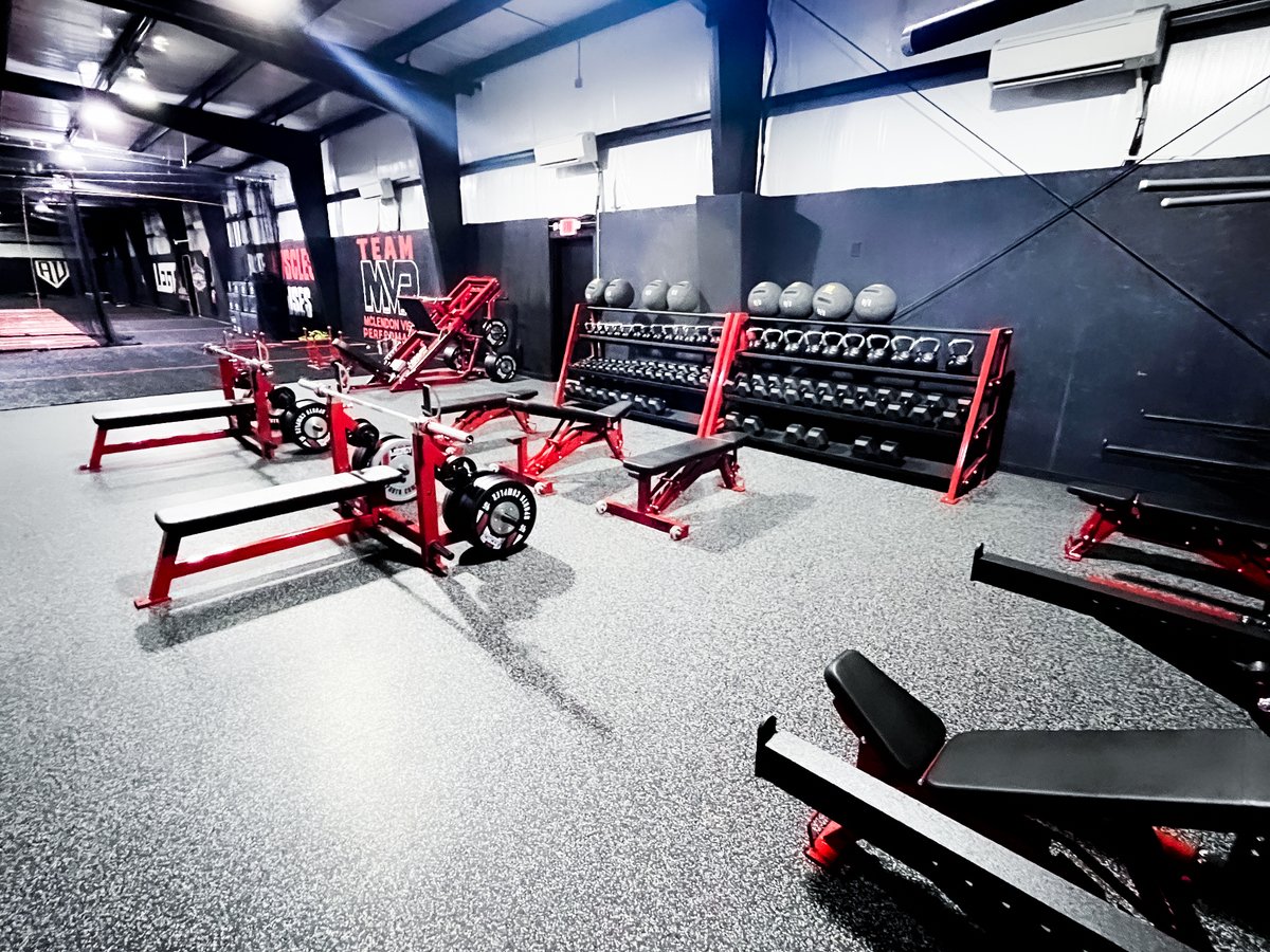 .@dBurns96kg + the Advantage team made sure Legacy Sports Complex in Suwanee, GA got the best of the best! The incredible 12,000 sq ft, state-of-the-art athletic training facility is up & running! See more of our work here advantagefitness.com/portfolio #advantagestrong #legacysports