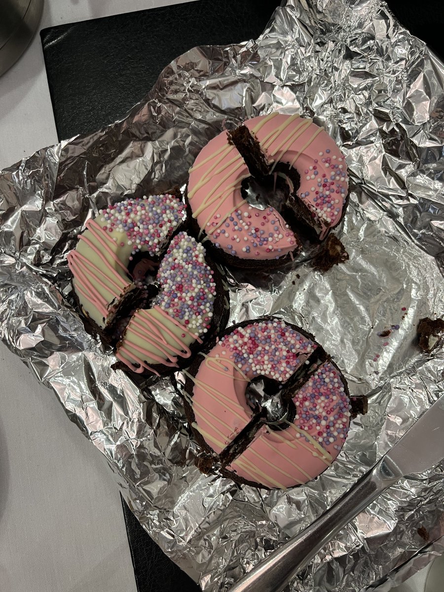 Digital Thinking 4 L&D (@freshthinkingfo) on Twitter photo RT charitylearning: How kind are our members?!
Kyle from <a href="/SJACymru/">St John Ambulance Cymru</a> has very kindly made everyone at today's networking session these bronuts 🍩. They are absolutely delicious - thank you Kyle! RT charitylearning: How kind are our members?!
Kyle from <a href="/SJACymru/">St John Ambulance Cymru</a> has very kindly made everyone at today's networking session these bronuts 🍩. They are absolutely delicious - thank you Kyle!