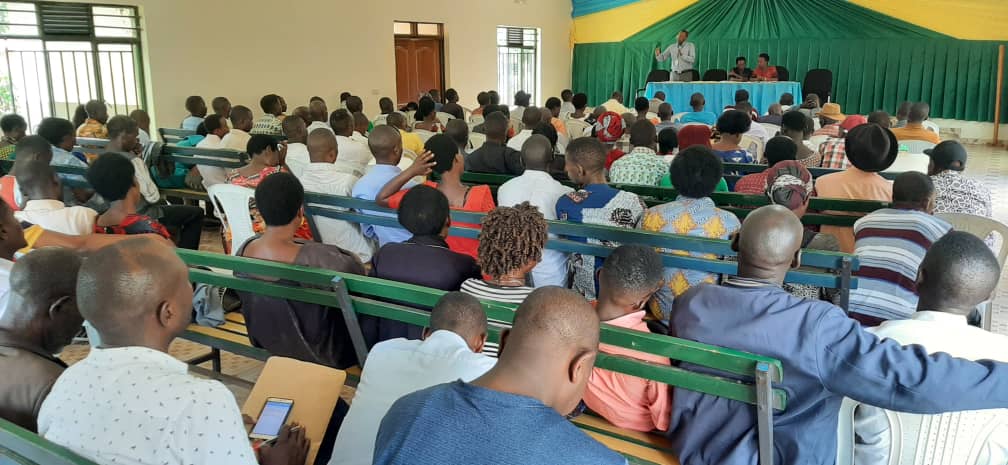 InfoCerular's tweet photo. Yesterday , @InfoCerular with Gasabo District #JRLOS Committee commenced a quarterly outreach at @Nduba_Sector in @Gasabo_District to disseminate Alternative Dispute Resolution and Criminal Justice Policy. They will cover 5 sectors this week.
#RwOT https://t.co/fwVFmqx4Ta
