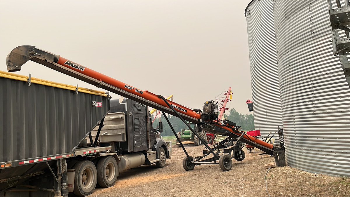 Does anyone else have the new <a href="/AgGrowthIntl/">AGI</a> Batco BCX3 1549? Do you like it? Have you used it for canola successfully? Does it have good capacity? Any issues?