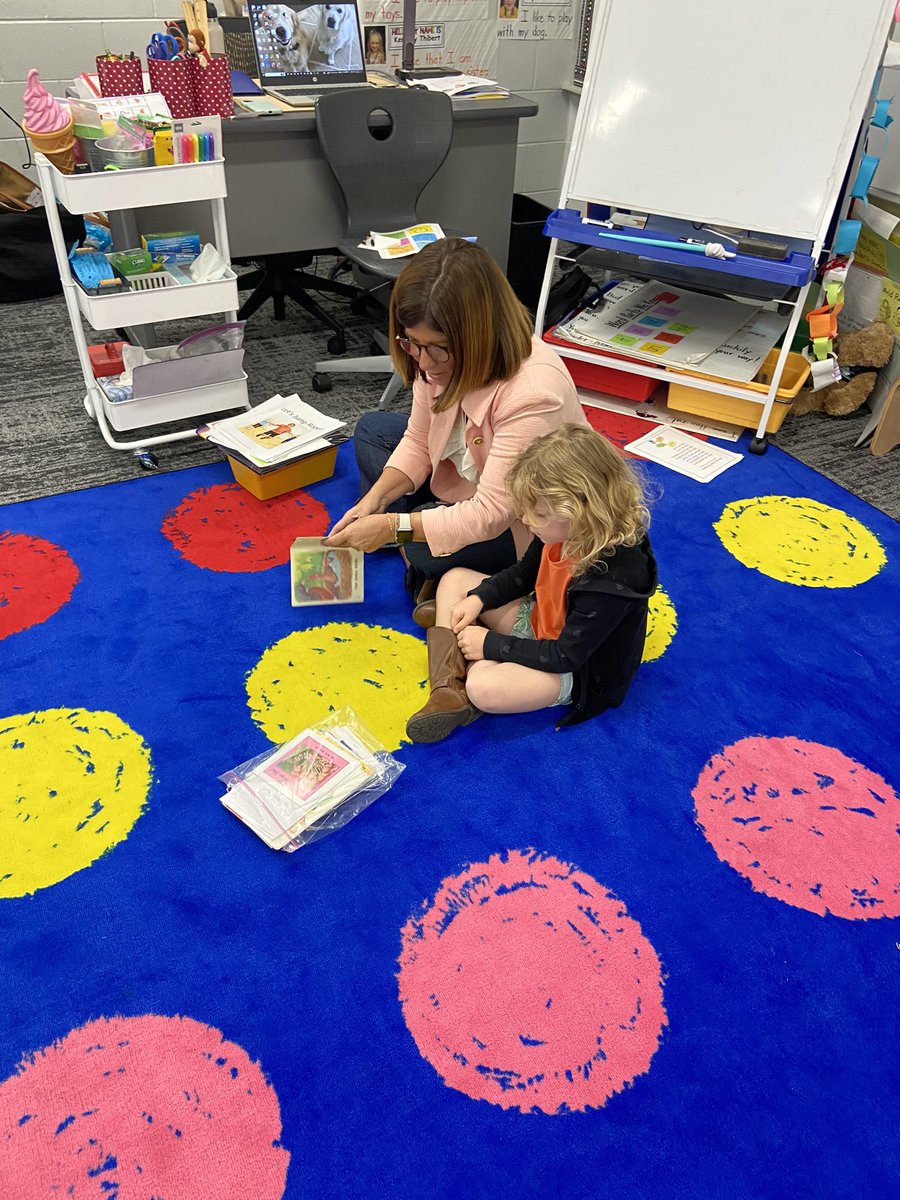 deleeuwc's tweet image. Thank you @KovachKinder  for a wonderful Readers Workshop! Learn,lift and lead!!! @WalledLkSchools @DublinWL @LindnerKatie @TCRWP