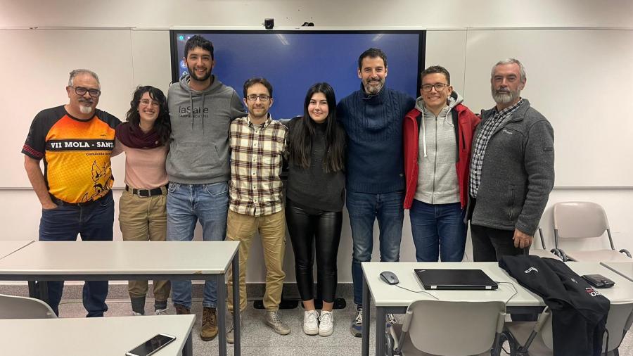 ProideCampus's tweet photo. ¡Os presentamos al equipo Urubamba 2023!
Este será el equipo que viajará de Barcelona a Urubamba para llevar a cabo la actuación del Proyecto Urubamba 2023.
🔗https://t.co/7MF43NTCqi

¡Síguenos en Instagram para no perderte ninguna noticia🤩!
🔗https://t.co/UKMHeoSsTJ https://t.co/1TnIeQ9SuL