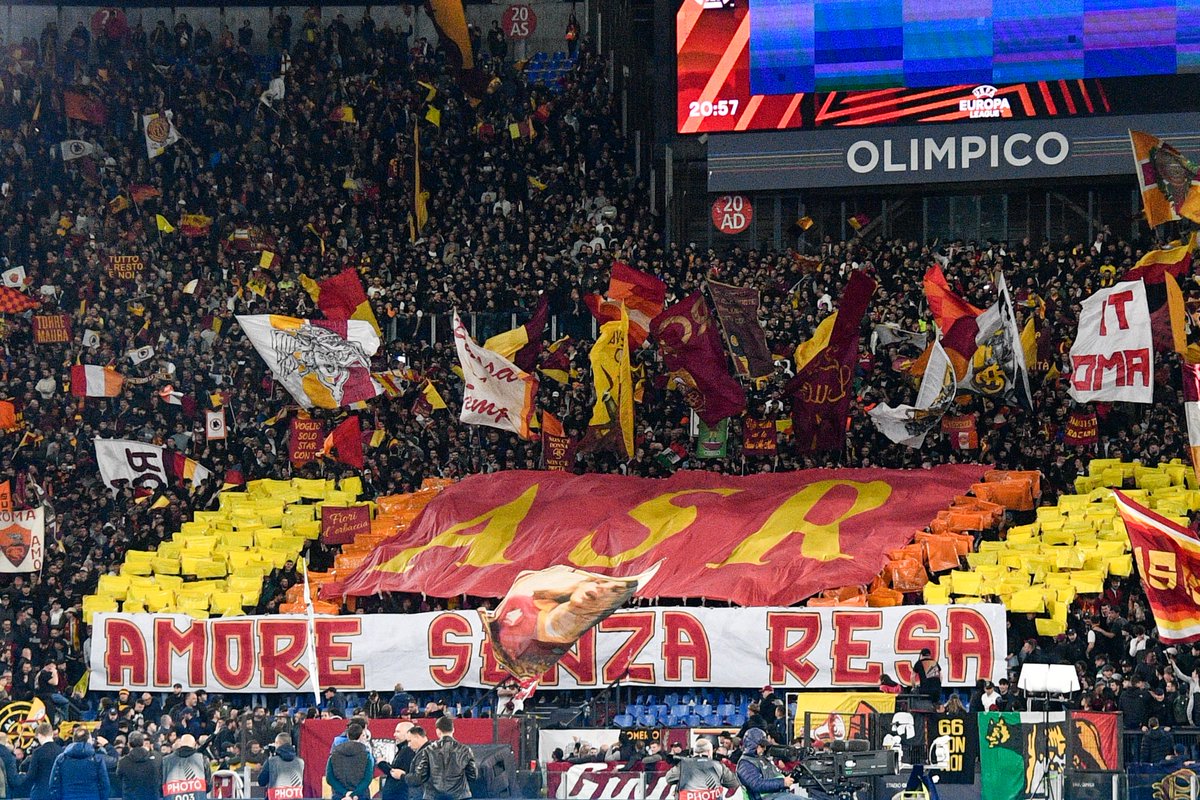 “Io sono la Roma”. Oggi sarà lanciata la campagna abbonamenti della #ASRoma per la prossima stagione: la società ha deciso di confermare gli stessi prezzi del passato per i settori popolari in fase di prelazione (curve, distinti e parte della Tevere)
@tempoweb