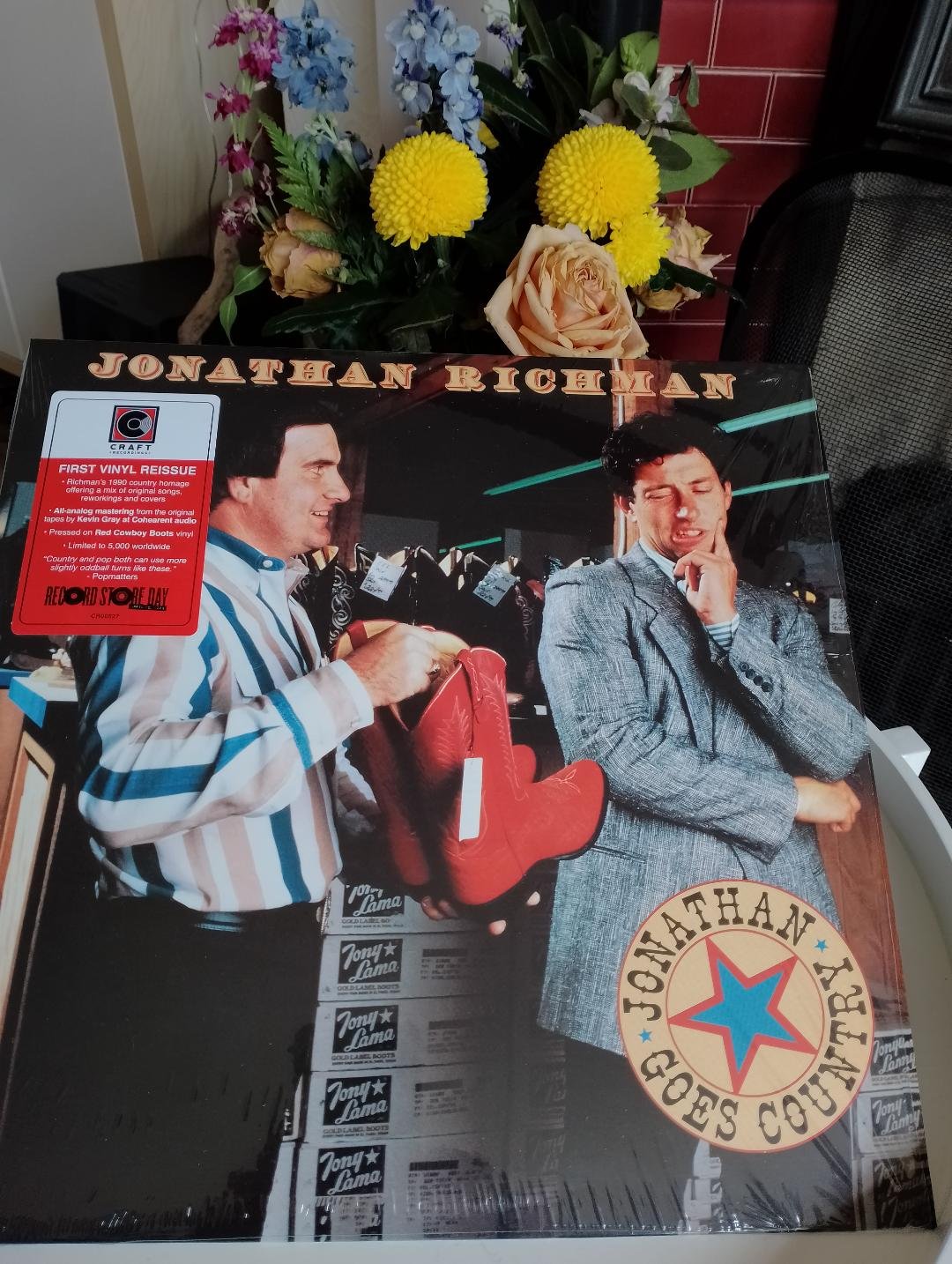 Happy Birthday to Jonathan Richman.
Here he is suited and (almost) booted... 