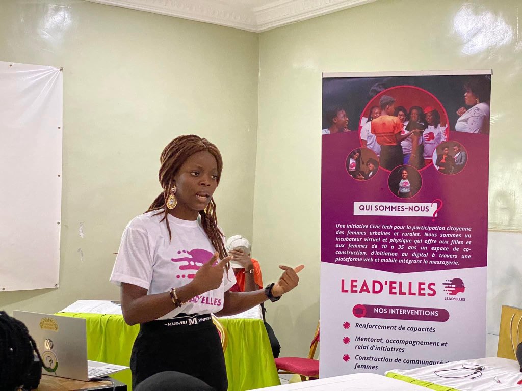LeadElles's tweet photo. ⭐⭐ CITOY'ELLES TECH ⭐
⭐JOUR 2
Présentation passionnante sur l'Initiation au métier de Community Manager par @FydSagbohan .
On retiendra : rôle du CM, stratégies de gestion de communauté, outils et plateformes, mesure de l'impact. 
#CitoyellesTech #CommunityManager #Formation https://t.co/aAYgsuvozs