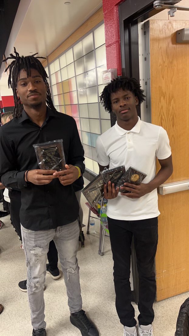 CoachDB_McNeil's tweet photo. Some of our football players receiving their Awards last night at the @RogersRamsSport Rammy’s last night🏈🔴🐏 #GoooRed https://t.co/4TBZfcwxk1