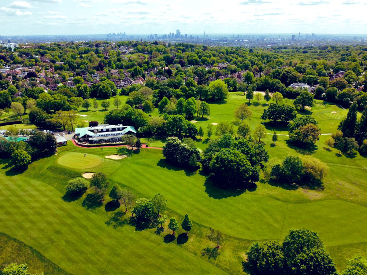 LOBBandPARTNERS's tweet photo. 🇬🇧 Site visit @highgategolf in London today. Building a new short game area and 11th tee for members and guests to enjoy. Course in fabulous condition- kudos to Russell and team. Great project with @TurfgrassC @BlinderBunker @LGAGolfAdvisors Tim L https://t.co/44CPy22GEx