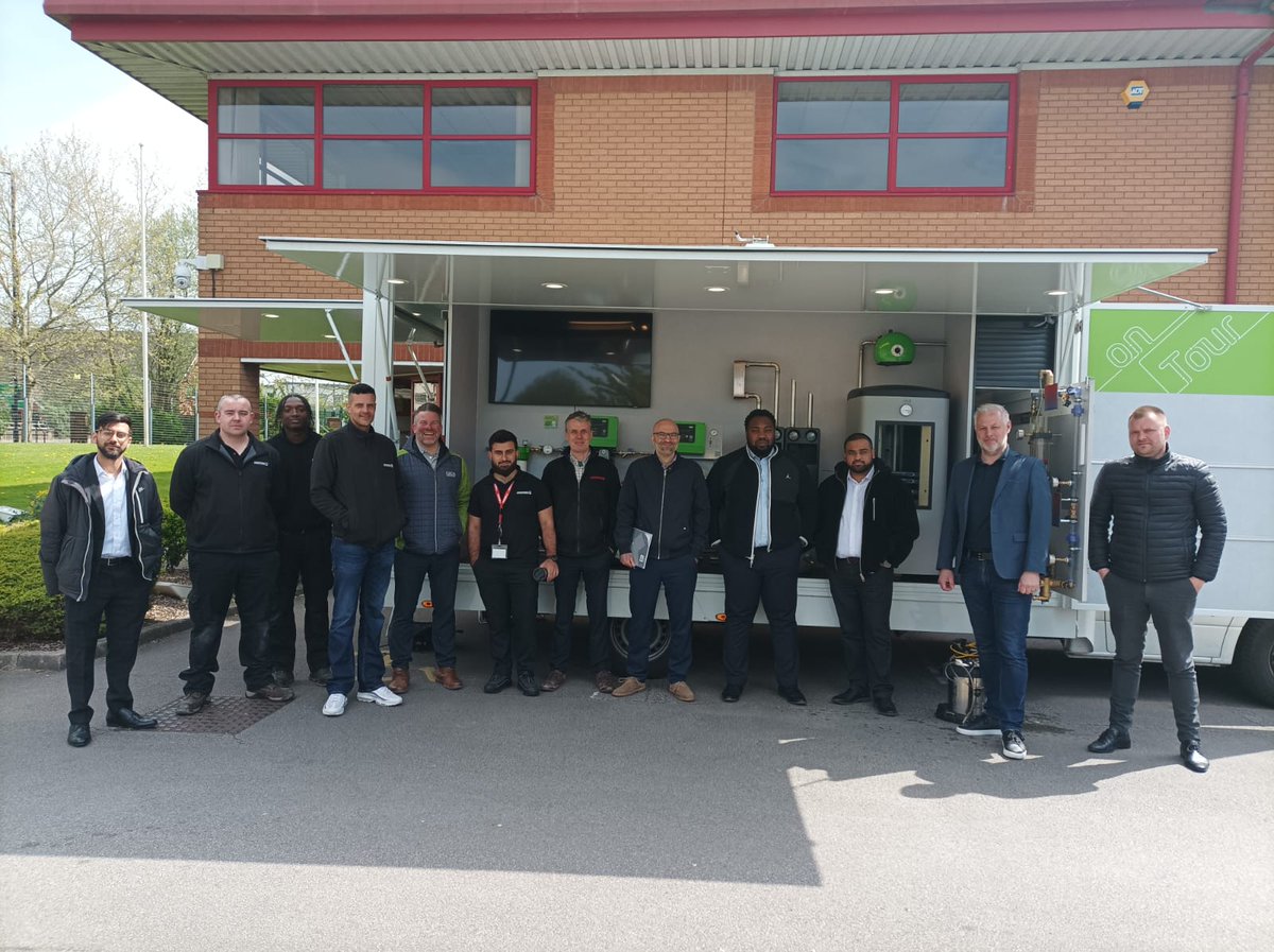 ArmstrongFT's tweet image. The #ReflexTraining van arrived at Armstrong's Manchester office last week. The team gave us an overview of the latest additions to their product offering. Check out these pictures from the visit!
@Reflex_Winkelm