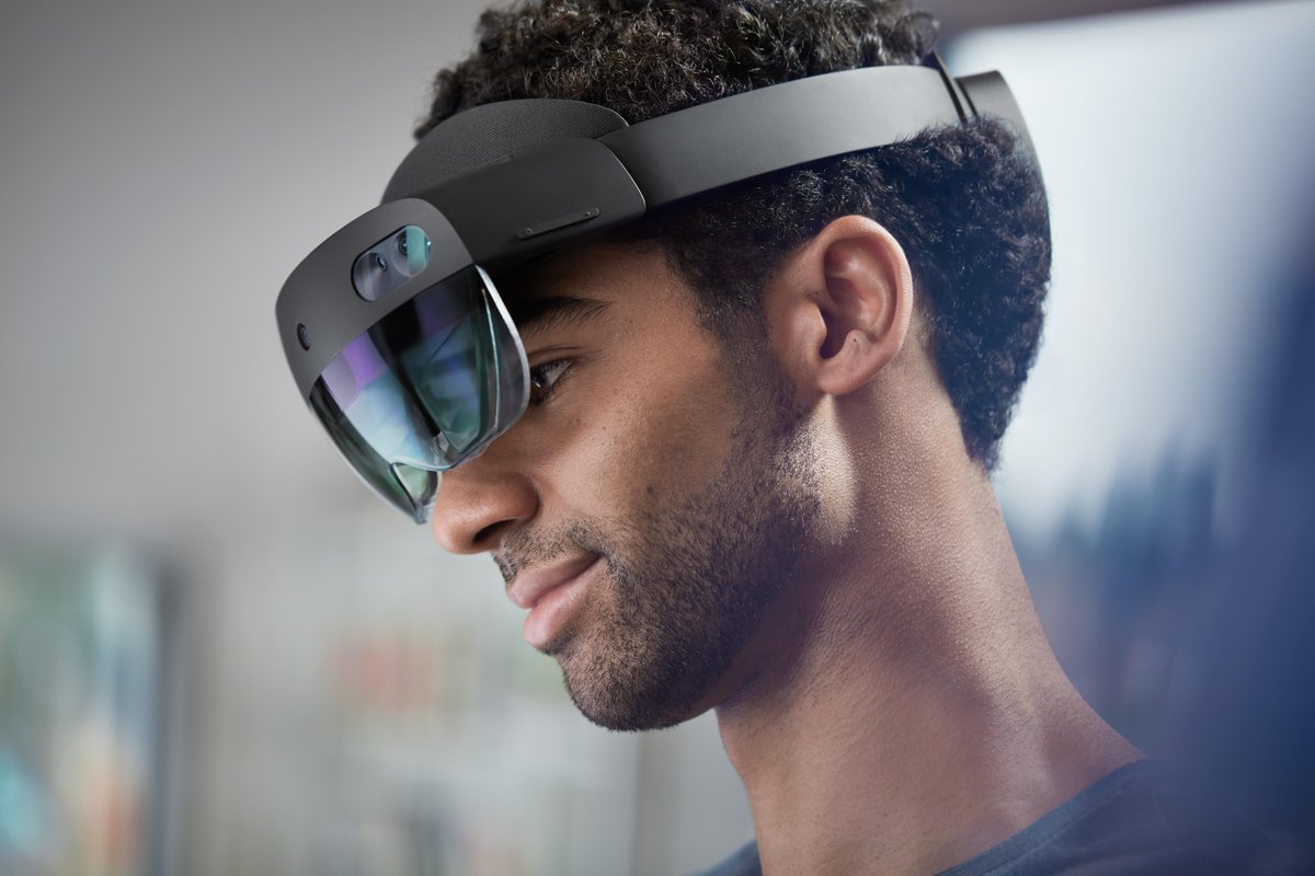 ✨ HoloLens 2 is now available in ... Saudi Arabia! 🌍 Learn more and find out where to get yours: msft.it/6016gkDzp #HoloLens2 #MixedReality