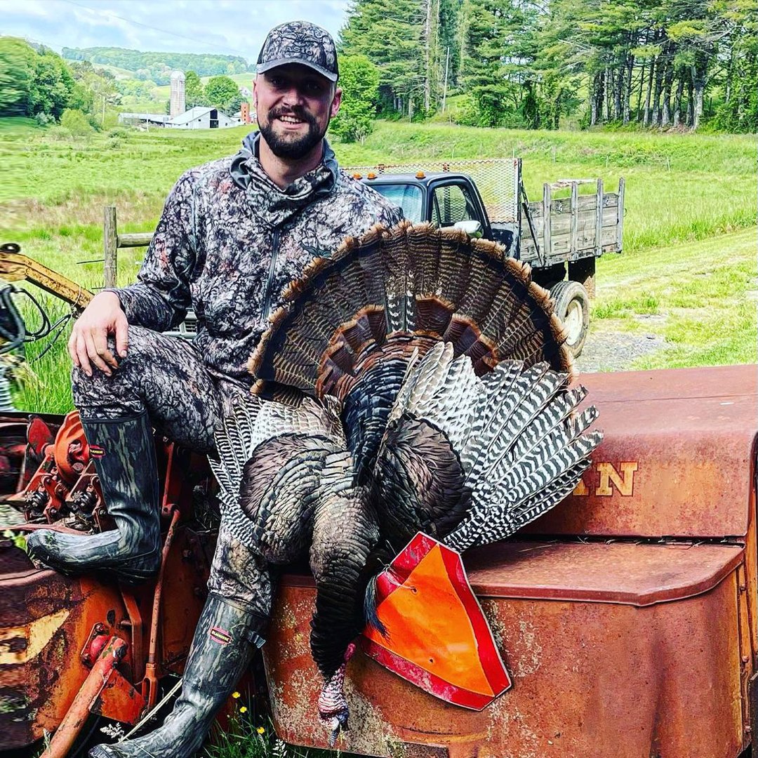 Luke Wilson capping off the season in VA with this nice gobbler! Congrats man!
•
•
•
•
•
#asiogear #asiohuntinggear #asiogearhuntclub #bowhunting #whitetail #whitetaildeer #whitetailhunting #hunting #deerhunting #bowhunter #deer #outdoors #hunt #hunter #whatgetsyououtdoors…
