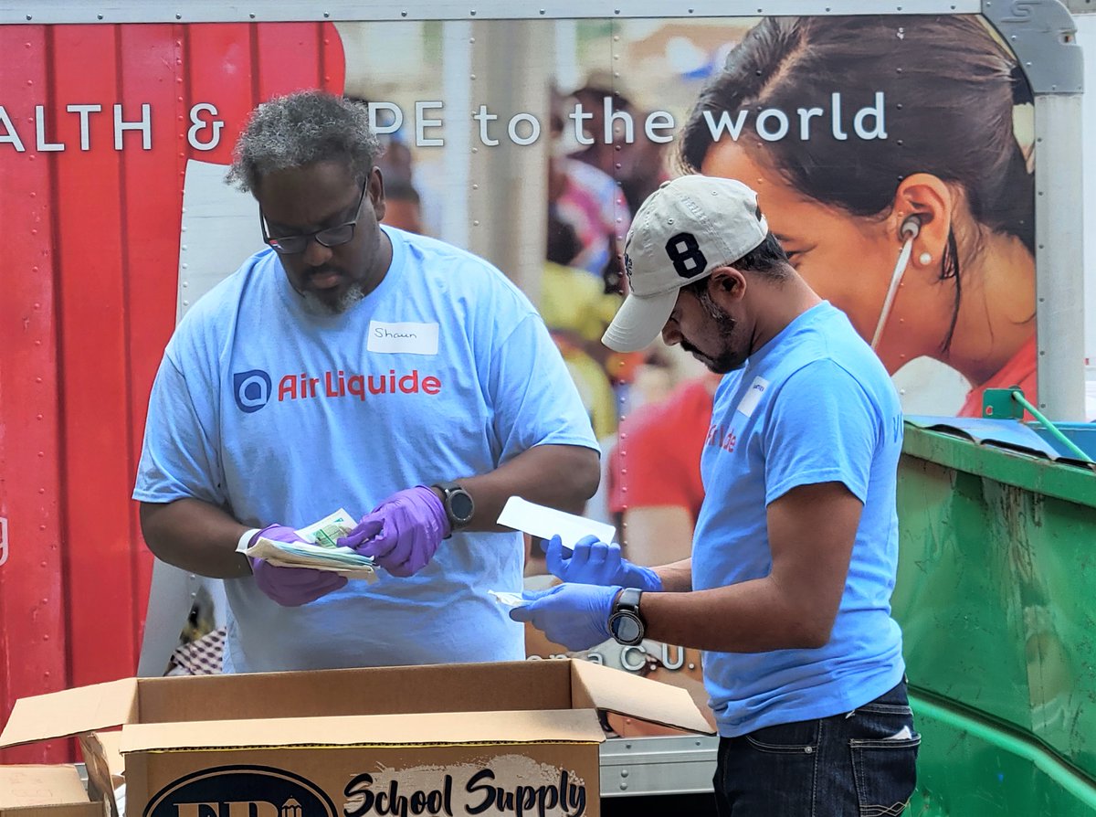 AirLiquideUSA's tweet photo. Our Houston employees volunteered at @projectcure, cleaning IV poles and preparing them for shipment, assembling boxes and hospital beds, while others examined donated 🏥🩺medical supplies! We're proud to help deliver health + hope to resource-limited communities. #CitizenAtWork https://t.co/OUmkPH9Zhy