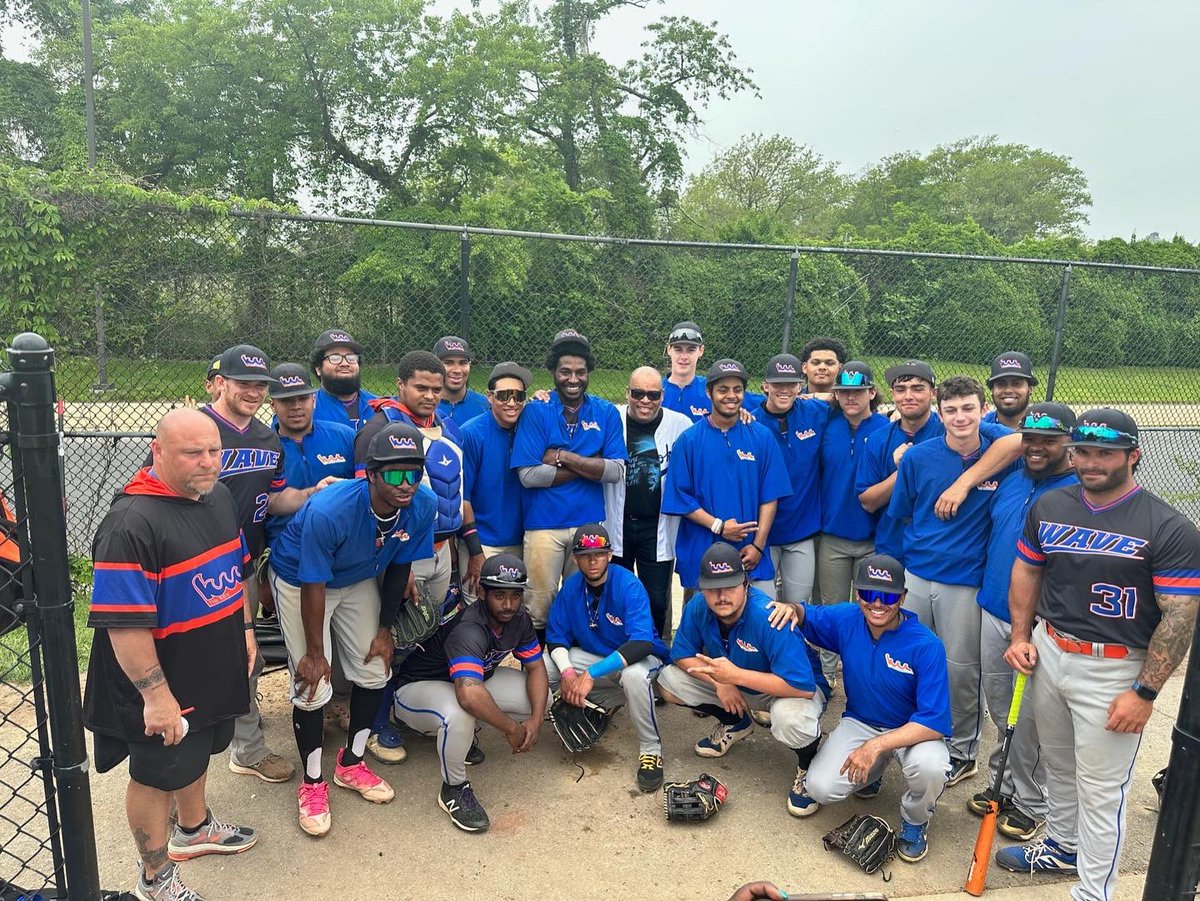 JRFoundation's tweet photo. JRFโs VP of Community Engagement, Partnerships and Communications @IVOConsulting threw out the first pitch at @kingsboroughcc championship game.
Congrats to the KBCC Wave who won 17 - 3. #JRFoundation https://t.co/zO3Vfa9aZR