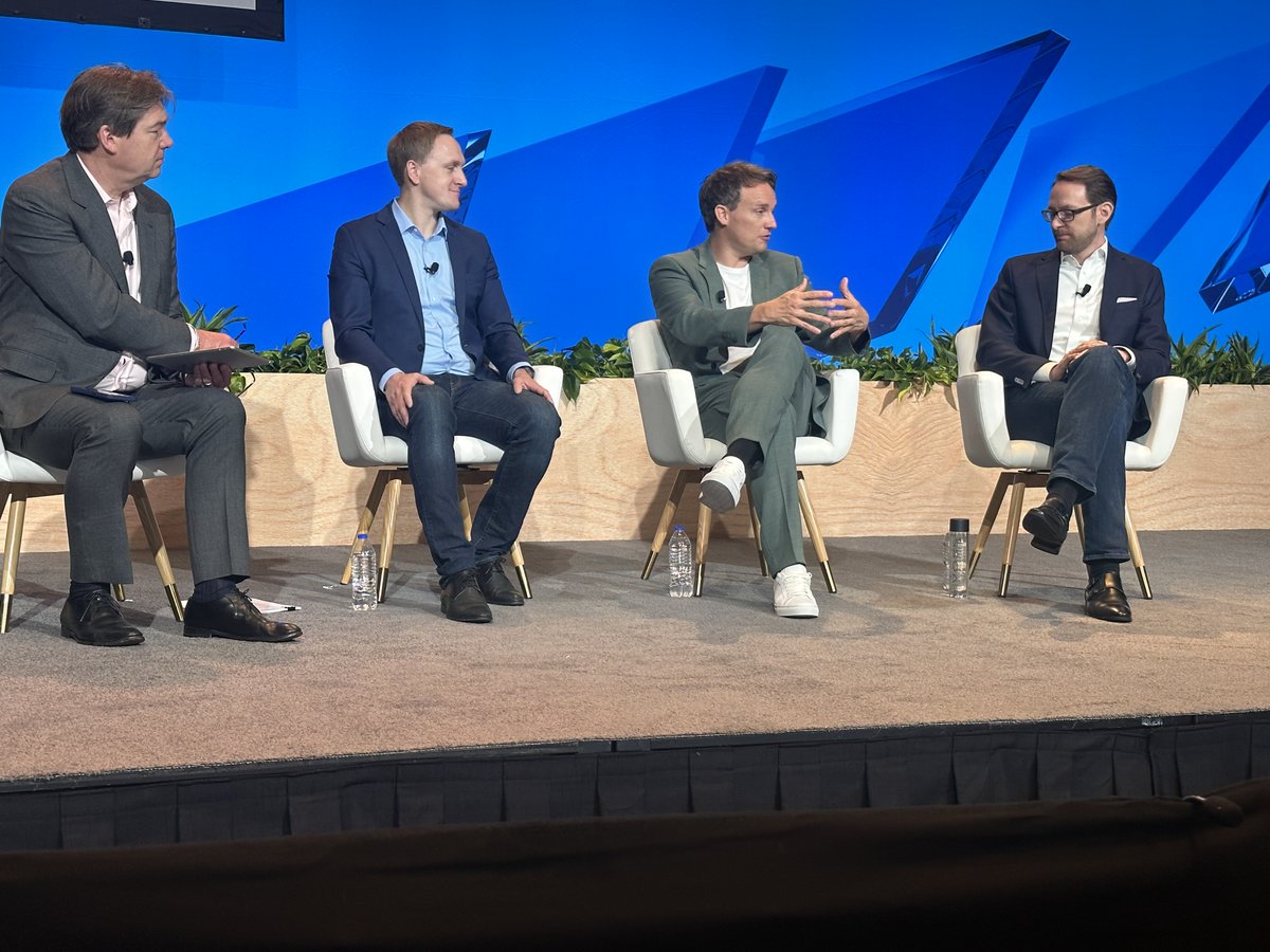 "Sustainability is our conviction. Please, don't green wash. It must be a conviction that transforms the enterprise and ties back to all business decisions and finances." <a href="/thsaueressig/">Thomas Saueressig</a> addressing the critique that <a href="/SAP/">SAP</a> is "out of touch" to focus on sustainability. #SAPSapphire