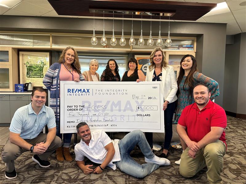 AccessHelps's tweet image. Thank you REMAX Integrity for your generous donation to the First-Time Homebuyer Program!
Donations like these allow our community to reach their dreams of homeownership. THANK YOU!