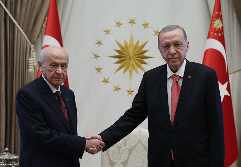 MHP_Bilgi's tweet photo. Genel Başkanımız Sayın Devlet BAHÇELİ, Cumhurbaşkanımız Sayın Recep Tayyip ERDOĞAN ile Cumhurbaşkanlığı Külliyesinde bir araya geldi. https://t.co/HbNFM0UGIP