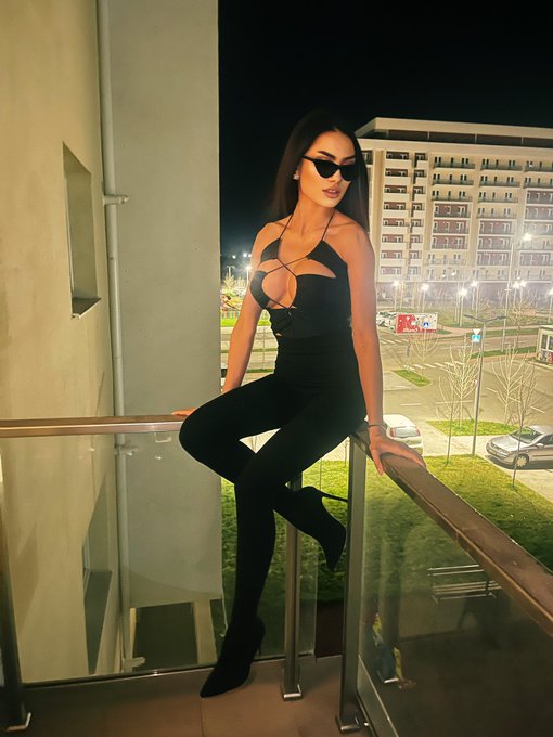 I an fucking gold, you can prefer silver and it&rsquo;s okay.✨🔥 #model #luxurygirl #TuesdayFeeling https://t<a href="/tag/model"class="tags"><span>#model</span></a><a href="/tag/luxurygirl"class="tags"><span>#luxurygirl</span></a><a href="/tag/tuesdayfeeling"class="tags"><span>#tuesdayfeeling</span></a>