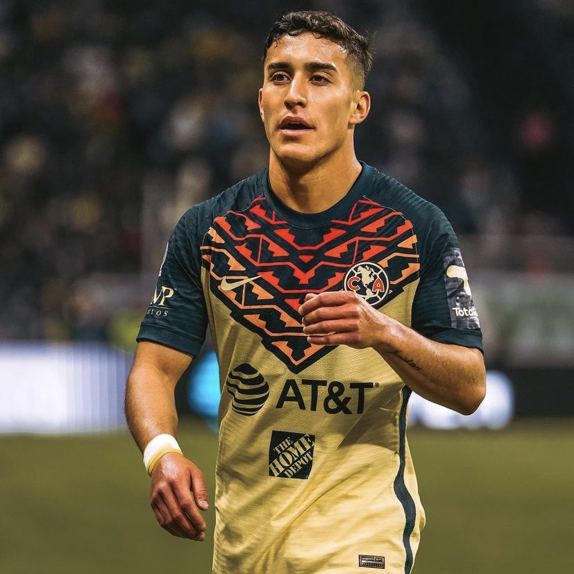 Cuenta <a href="/Ekremkonur/">Ekrem KONUR</a> que clubes de la Serie A 🇮🇹 y Eredivisie 🇳🇱 han mostrado interés en Israel Reyes 🇲🇽 (22) y Alejandro Zendejas 🇺🇸 (25). De momento solo siguen de cerca la situación de ambos jugadores. Ningún acercamiento formal. 

Sin duda la llegada de Reyes a América le