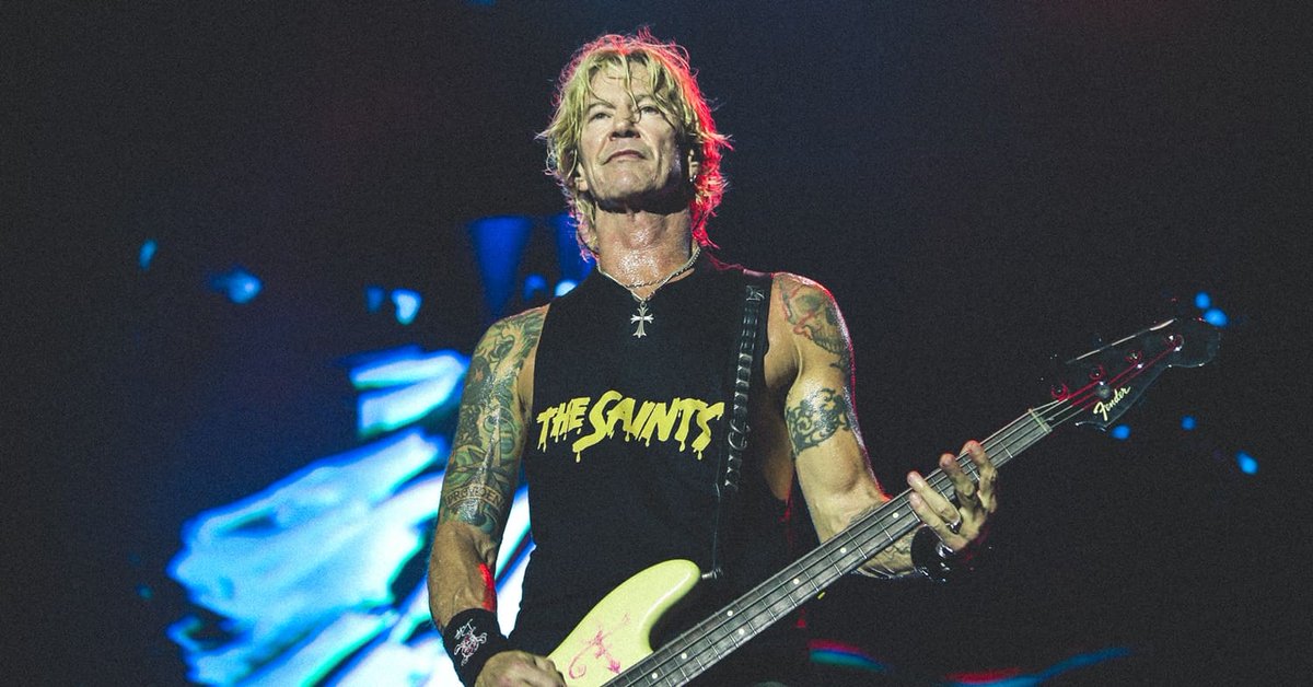 Amazing pic of the boss @duffmckagan on stage with #gunsnroses

📸 to the owner

#duffmckagan #gunsnroses #weareback #notinthislifetime #tendernessarmy