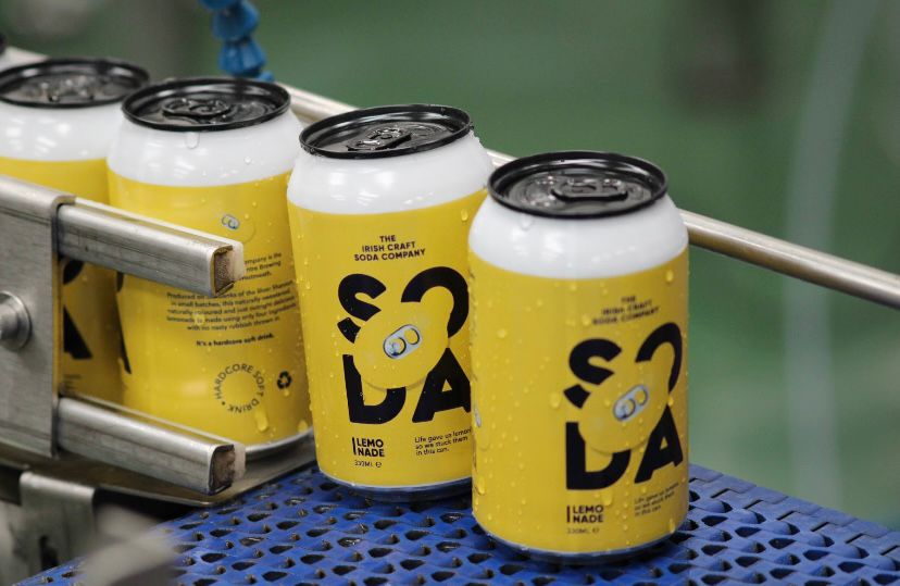 Irish_C_Canning's tweet photo. 🍋🍋🍋 Lemonade canned for @irishcraftsoda
.
.
📸 Liam Tutty
.
.
#cans #craft #craftsoda #irish #craftbrew #canning #canningmachine #canningline #craftcan35 #craftbrewery #metalrecyclesforever #howitsmade #behindthescenes #packaging #beveragecan #soda https://t.co/Fz5AGSOseS
