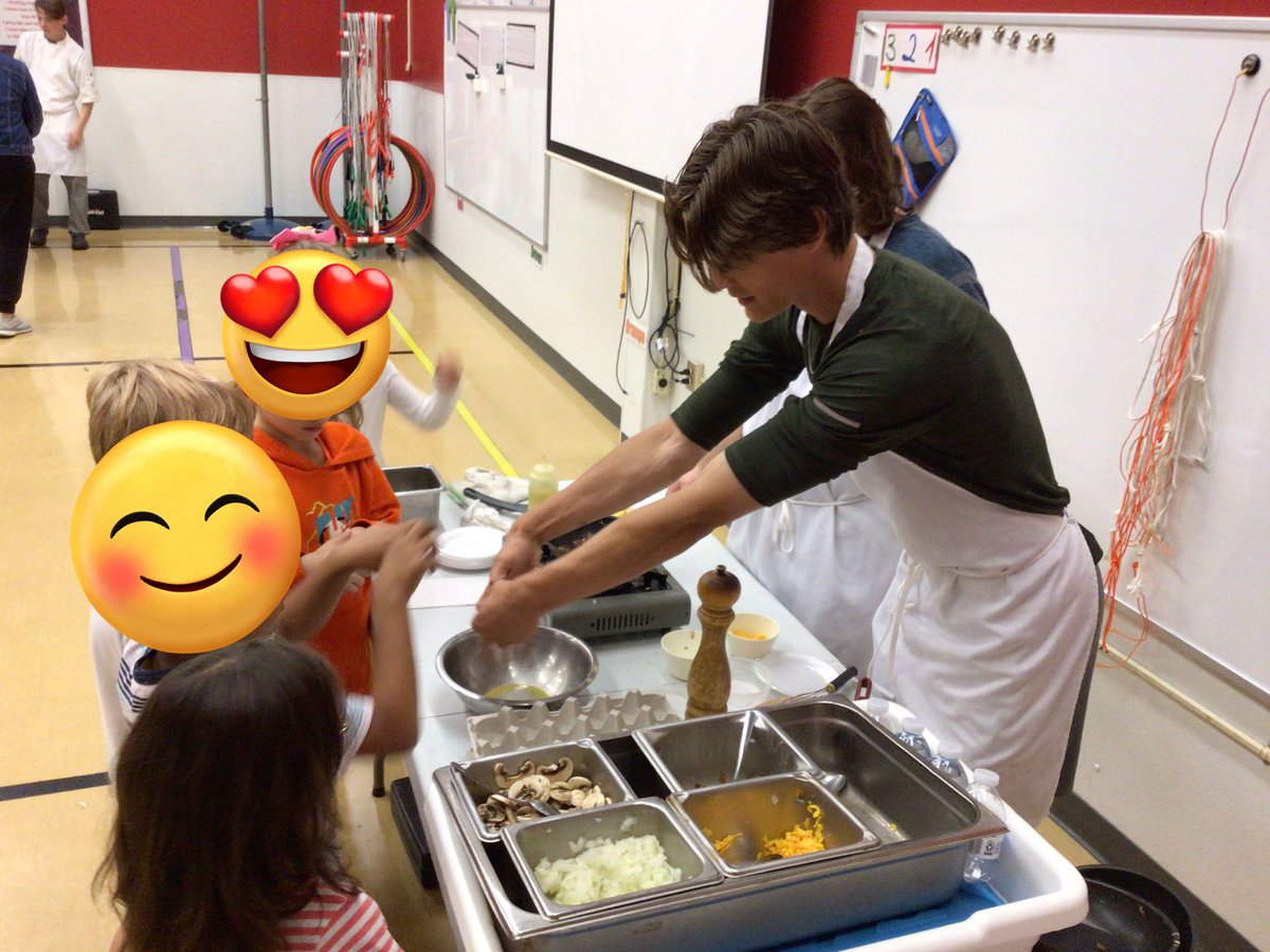 lmuellerTMP's tweet image. Huge thank you to @CACC_CPS culinary arts students for leading our students in an eggcellent cooking demonstration. My 11 year old tried eggs for the first time and LOVED them. #AgWeek #cpsbest #PlaceBasedLearning #PrairieProud