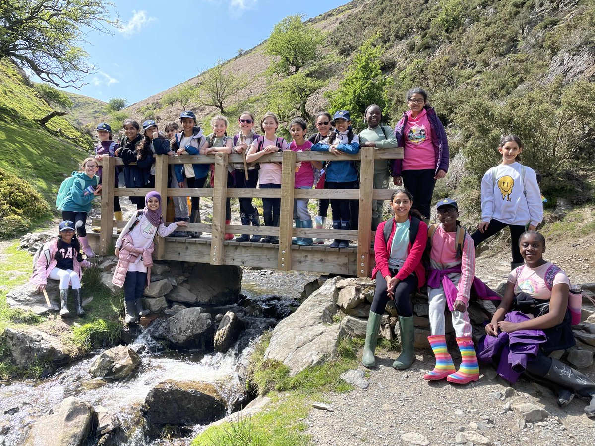CroydonHighJnrs's tweet photo. Part 2 from the valley. #year5residential
#funinthesun #teamworkatitsbest https://t.co/0r1a3rK51s