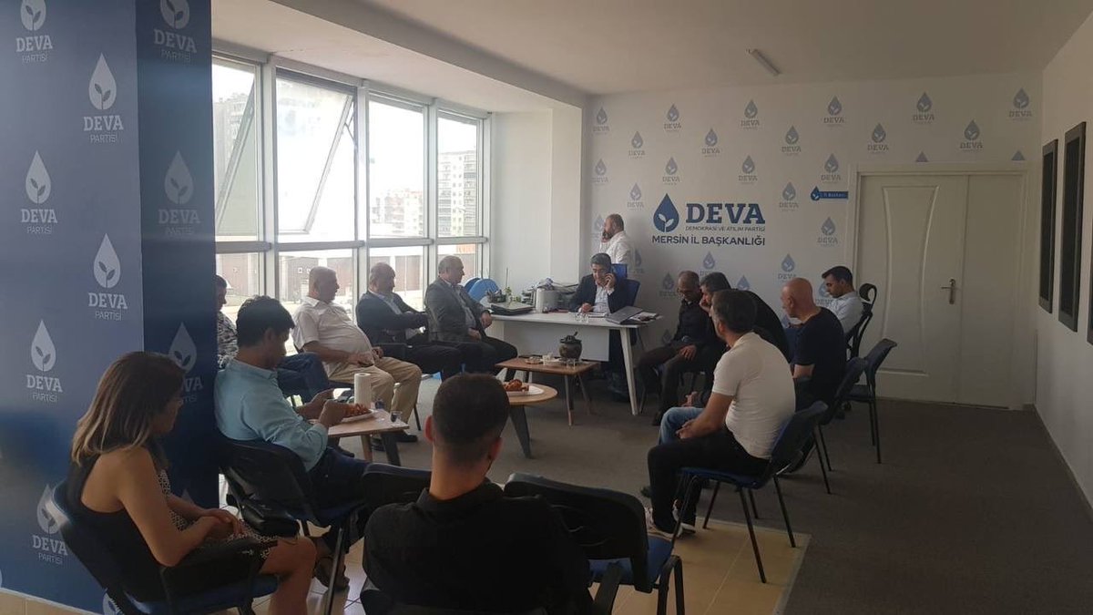Mersin'de il binamıza gelerek milletimizin iradesiyle Chp sıralarından kazandığımız milletvekilliğimizi tebrik eden her bir vatandaşımıza teşekkür ederiz.⁦<a href="/devapartisi/">DEVA Partisi</a>⁩ ⁦<a href="/alibabacan/">Ali Babacan</a>⁩ ⁦<a href="/emin_ekmen/">Mehmet Emin Ekmen</a>⁩ ⁦<a href="/MersineDeva/">DEVA Partisi Mersin İl Başkanlığı Resmi Hesabı ᅠ</a>⁩