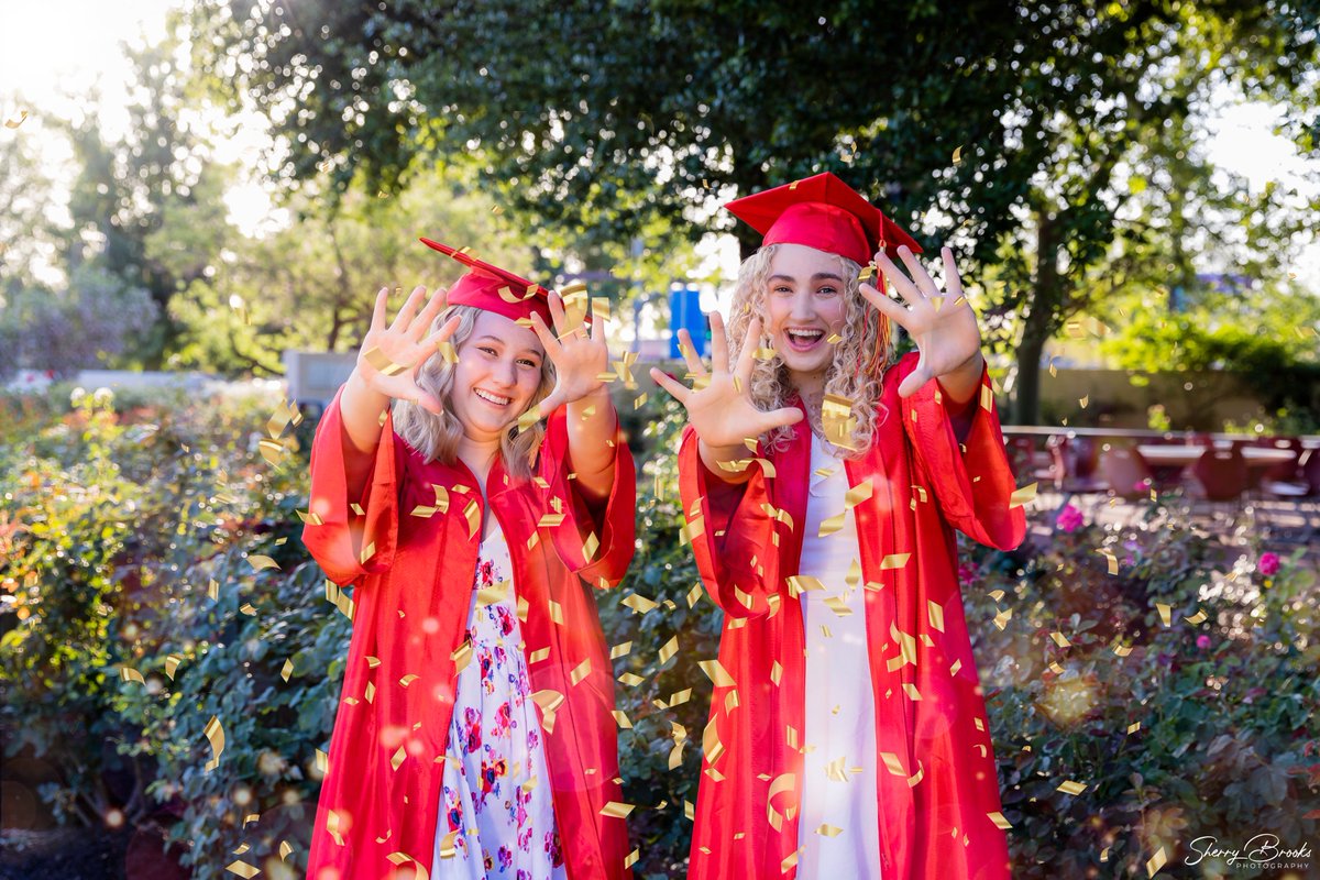 Today is graduation day for these two beautiful ladies! It's been such a blast to work with them this year!
#azphotographer #chandlerphotographer #seniorphotographer #senioryear #sherrybrookssenior #classof2023 #gradphotos #graduation #seniorphotos #seniorportraits