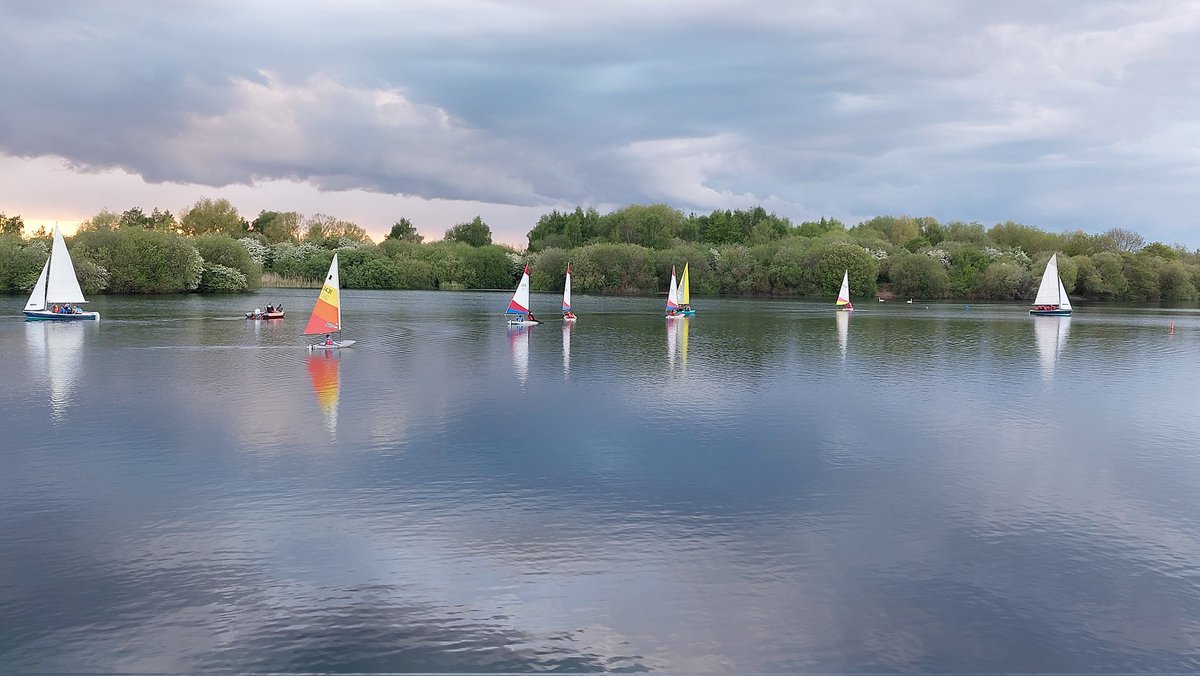 6thGains's tweet photo. Scouts and Explorers out on the water last night https://t.co/qf6WTM9mtE