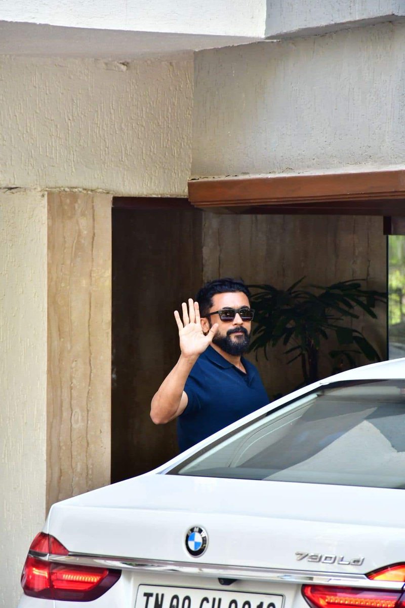 veonetamil's tweet photo. 𝐋𝐀𝐓𝐄𝐒𝐓 𝐂𝐋𝐈𝐂𝐊 📸 

Suriya Sivakumar 😎 💙 Got Spotted In #Mumbai Today. 😍

#Suriya #Kanguva #VaadiVaasal https://t.co/BZNlav4OZ1