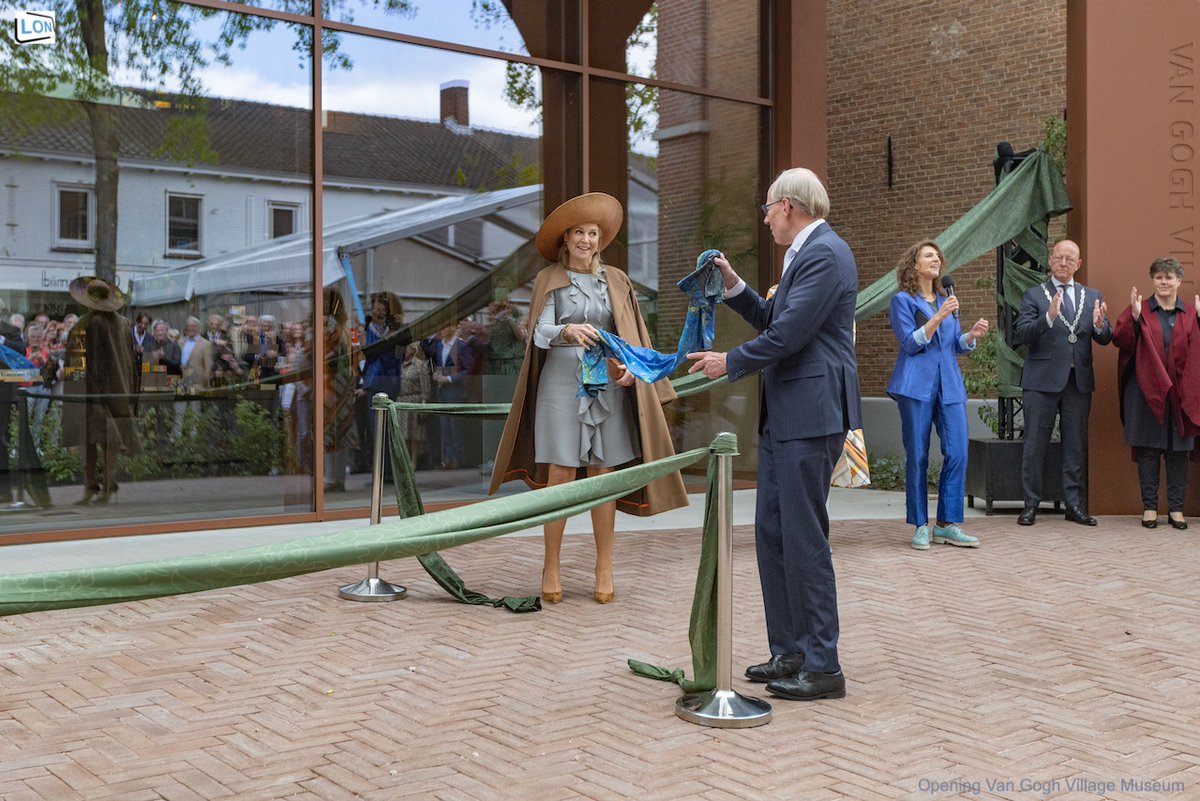 Van Gogh Village Museum
HM Koningin Maxima opende vanmiddag samen met voorzitter Jan Kees Lemkes onder grote belangstelling het Van Gogh Village Museum.