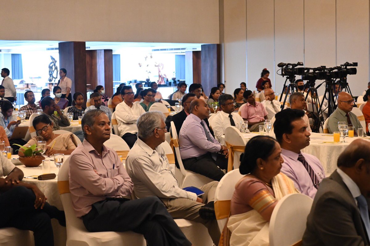 A national level workshop for 'The 2050 #CarbonNetZero Road Map & Strategic Plan' was held tdy together w/ @Min_of_Env_SL & @UNDP #SriLanka to create awareness & discuss next steps on expediting implementation of the strategic plan together w/ the 6 mitigation sectors & partners