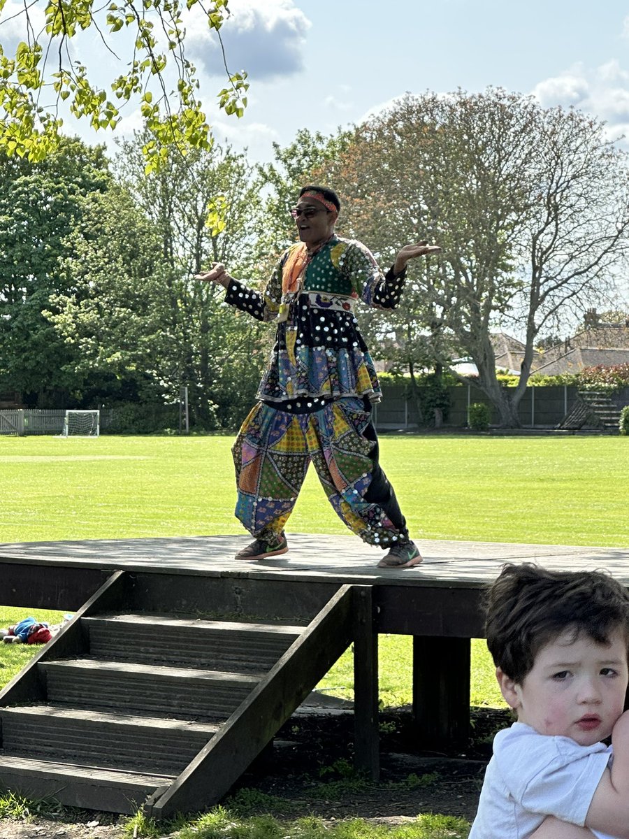 WellesleySchool's tweet photo. It was an absolute pleasure to welcome Kalpesh to our school community today. We learned a great deal about Bollywood and the Holi Festival. https://t.co/WAzHyXjsfp