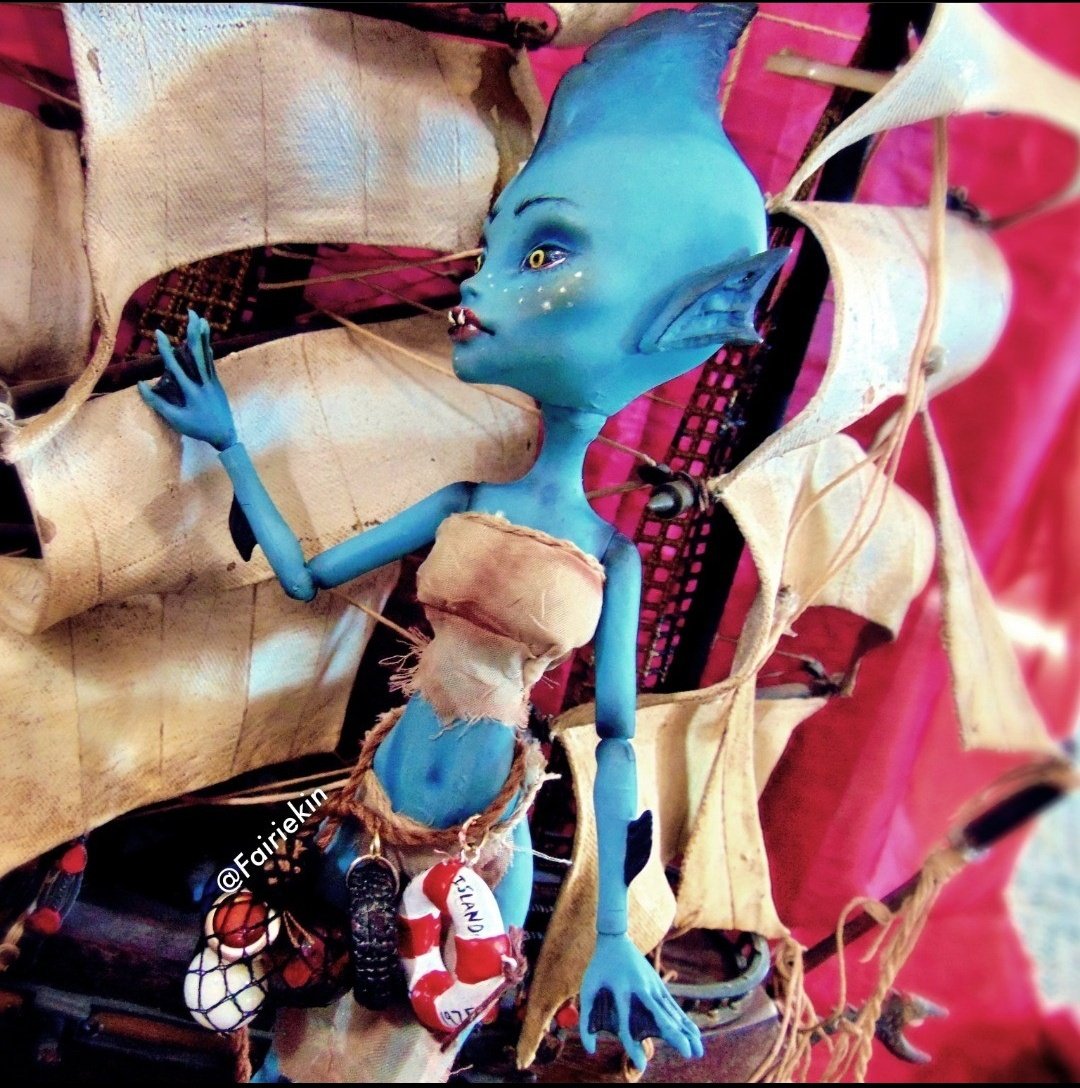 Fairiekin_'s tweet photo. Bala is for sale! She's my jaws/Bala shark inspired doll! I'm struggling financially pretty hard right now, so I've decided to sell a bunch of dolls. https://t.co/IILZzkJfiU