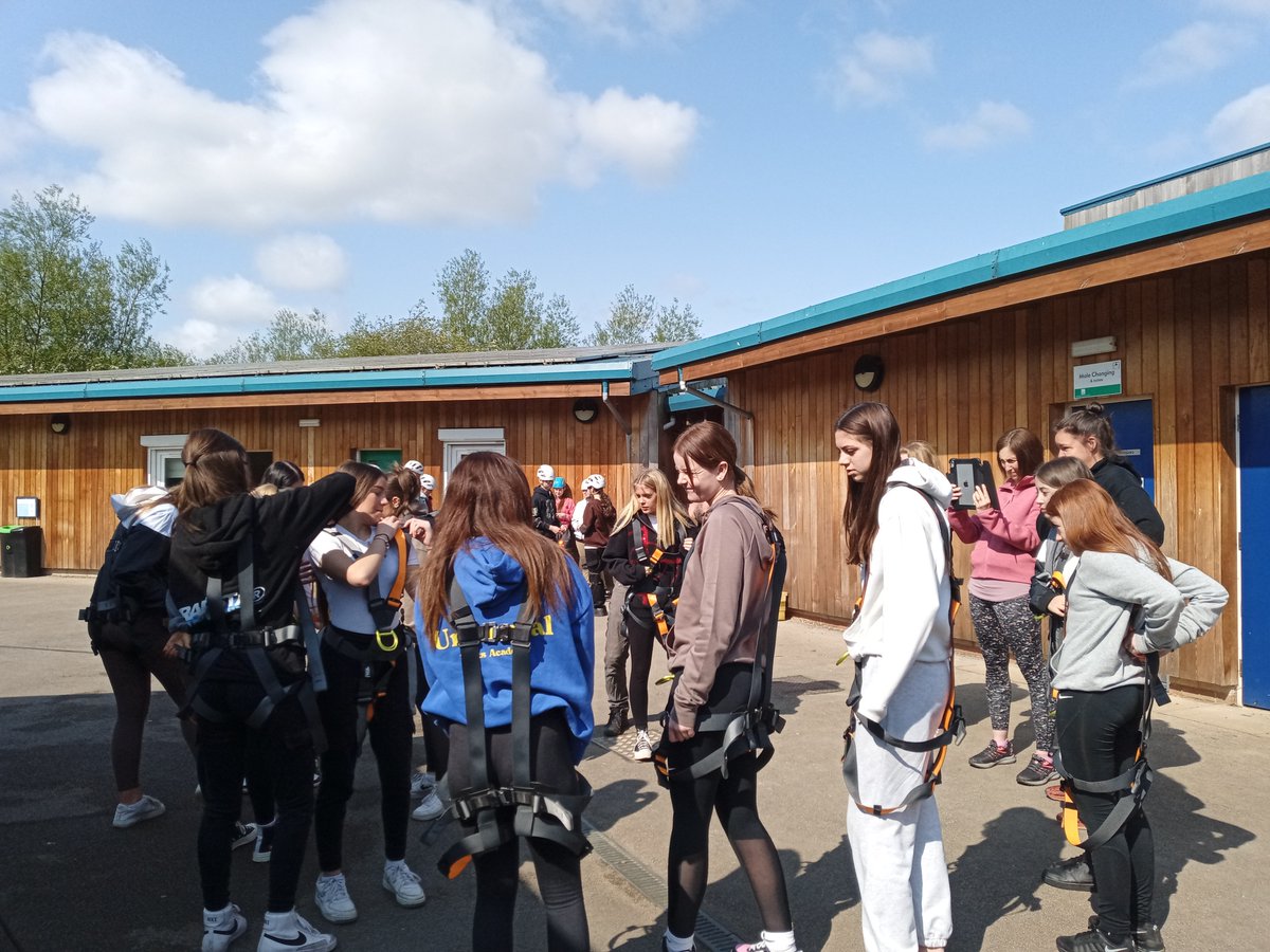 miner2major's tweet image. #ImaCeleb may have finished but #GetMeInThere #sherwoodforest is going really well!  Our super stars have been on the High Ropes course today @NottsOutdoors  tackling the challenges head on; helping each other out, real #teamwork @HeritageFundUK  @JamesReaderFRF @hvmitch76