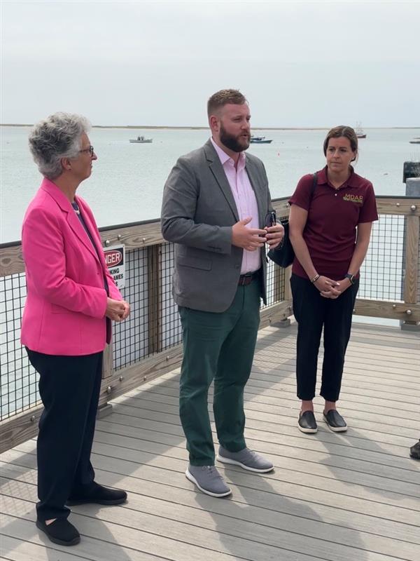Gr8BosFoodBank's tweet photo. Thanks to Senator @JulianCyr and Representative @skpeake for supporting the MA Food Bank Coalition's MEFAP campaign. MEFAP moves food from local farmers and food producers➡️food banks➡️food pantries and emergency meal sites in every MA neighborhood. #MEFAPmatters #EndHungerHere https://t.co/cNZOrbD3NJ