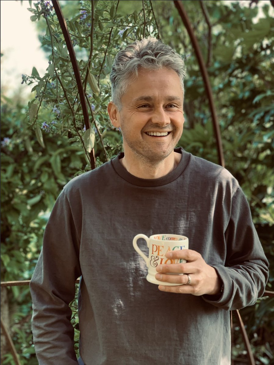 keaneofficial's tweet image. Thank you for taking this song into your hearts.

See you soon 
Tim, Tom, Richard &amp;amp; Jesse x

Listen here: keane.lnk.to/SOWK1BNEM