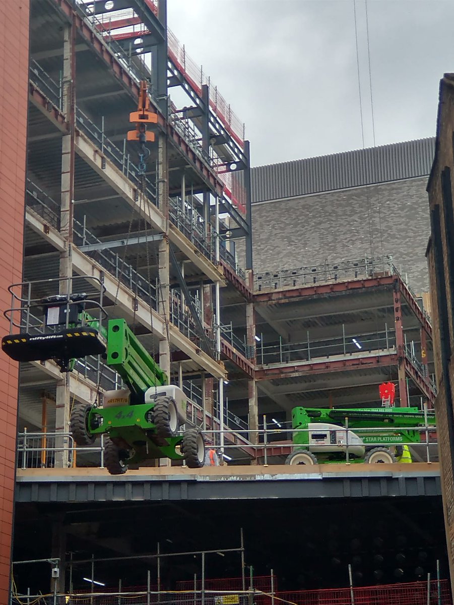Gaining access to the work site can occasionally throw up its own challenges 

Lifting these Nifty booms from Star Platforms enables the next phase of construction work to commence at these new office development in East London.✅